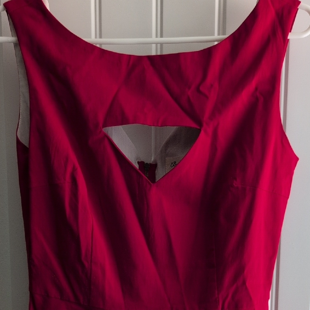 Bettie Page Elegant Backless Red Dress - Picture 3 of 8